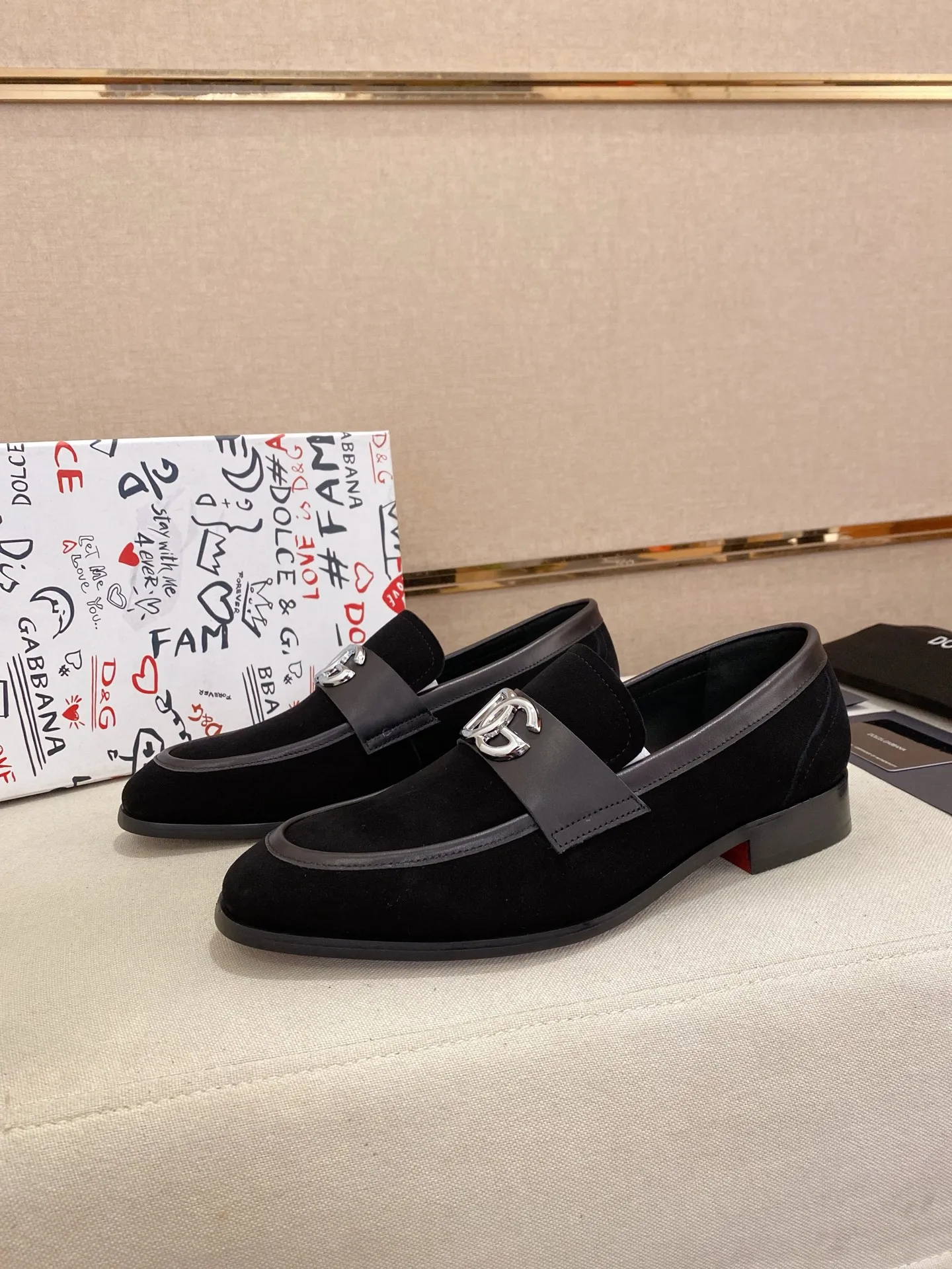 Men's clothing and shoes💰 520💰🌲DG top-notch🔍🔍men's new leather shoes🚹sold at the same time⚠The uppers are imported cowhide from Italy, the entire imported cowhide lining, and imported accessories💪💪, completely 1⃣️ vs. 1⃣️🇮🇹 💪💪, ⚠Sole: The original sole is specially provided by the original factory, the exclusive movable molded sole is super comfortable, ⚠Original factory follow-up goods, 🔍🔍high quality, can be entered and exited at will, welcome to compare ⚠Size number: 38-44. Can be customized 45 non-returnable